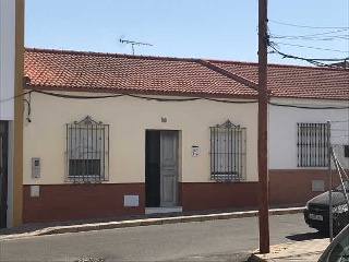 Casa adosada en C/ Luis Cernuda - Olivares - Sevilla