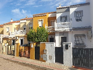 Chalet adosado en Chucena