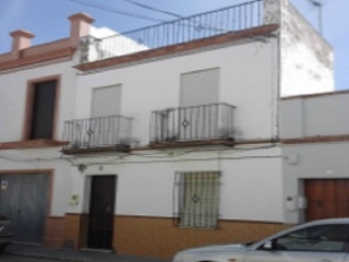 Vivienda en C/ Andrés Segovia, Paradas (Sevilla)