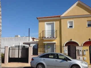 Chalet adosado en Burguillos - Sevilla -