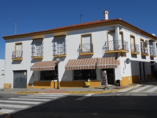 Local en C/ Miguel de Cervantes, Isla Cristina (Huelva)