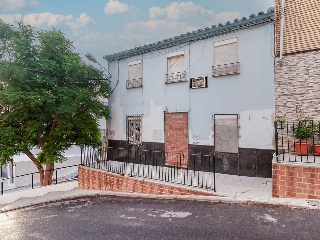 Casa adosada en Puente Genil - Córdoba -