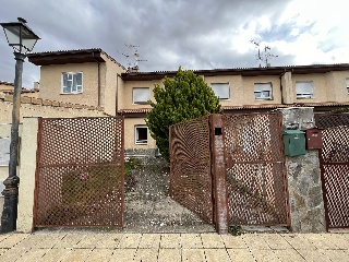 Chalet adosado en Hontanares de Eresma