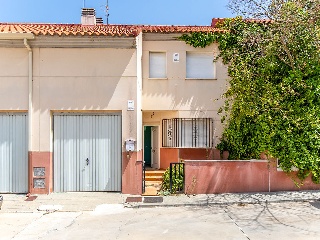 Chalet adosado en C/ Murillo, Dosbarrios