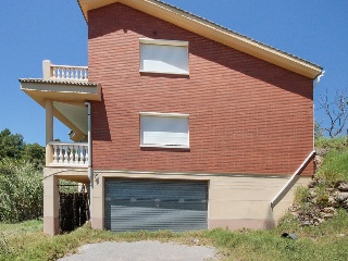 Chalet en C/ Taubadella, Olesa de Bonesvalls (Barcelona)