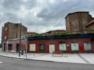 Nave industrial en C/ La Muralla, Avilés (Asturias)