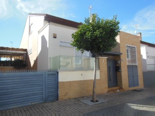 Chalet pareado en C/ hoyo de manzanares Chalet pareado en C/ hoyo de manzanares