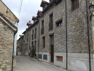 Edificio de viviendas en construcción en Esposa