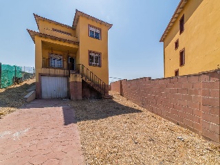 Chalet en C/ Laderas, El Casar de Escalona (Toledo)