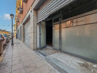 Local comercial en C/ Marti - Lleida -