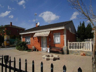 Chalet en C/ La Parra, Méntrida (Toledo)