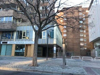 Local con garajes en Av Sant Jordi - Reus - Tarragona