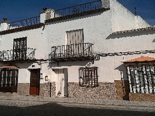 Casa adosada en C/ Aviador Franco - Paradas - Sevilla