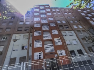 Piso en C/ Vélez Rubio - Badalona - Barcelona
