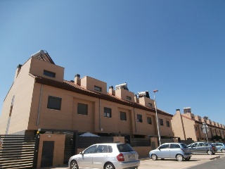 Chalet adosado en C/ Hermanos Salao - Huelva -