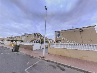 Chalet Adosado situado en Torrevieja - Alicante