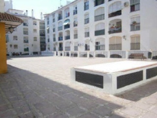 Piso en C/ Pablo Ruiz Picasso, San Pedro Alcántara (Málaga)