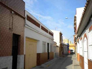 Casa adosada en C/ Barroso, La Línea de la Concepción (Cádiz)