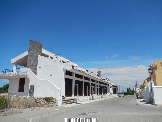Local y plazas de garaje en C/ Juan de Arratia