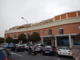 Local comercial en Tomares - Sevilla -