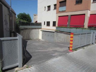 Plaza garaje moto en C/ Estoril, Barberà del Vallès (Barcelona)