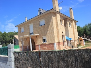 Chalet independiente en C/ Cornella - Urb Castillo Cabrer - Cabrera d´Anoia (Barcelona)