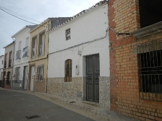 Casa adosada en C/ Iglesia de Navarredonda, El Saucejo (Sevilla)