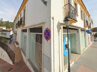 Locales en Av. Andalucía, Benahavís (Málaga)