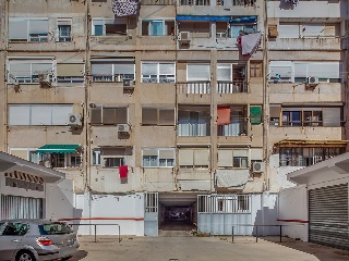 Pisos y locales en C/ Abat Sola, Gandia (Valencia)