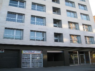 Pisos y garajes en Ps. dels Almogavers - Sabadell - Barcelona