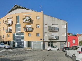 Piso con anejos en C/ de Francesc Layret