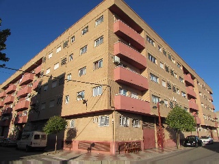 Piso con anejos en C/ Doctor Servet Algemesí