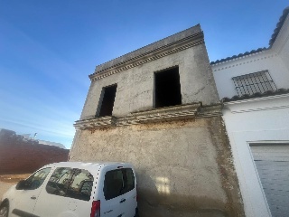 Casa adosada en construcción en C/ Clara Campoamor, Alcolea del Río (Sevilla)
