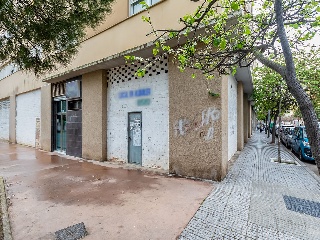 Local en Av. San Severiano
