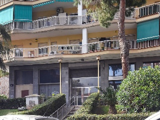 Locales en C/ Sant Salvador - Badalona - Barcelona