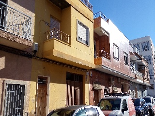 Piso y local en C/ Juan de la Cierva