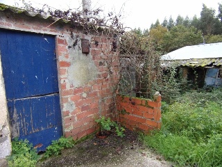 Conjunto de casas, suelo y cuadra en Valadouro - Lugo -