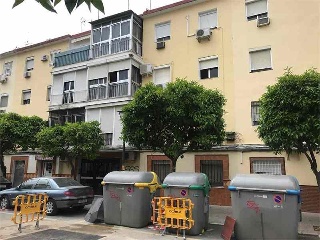 Piso en C/ Conde Halcón Barrio Pio XII, Sevilla