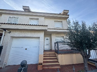 Vivienda adosada en C/ Can Roca