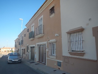 Chalet adosado en C/ Calera