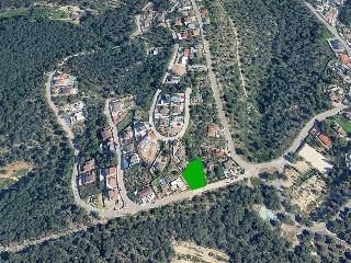 Suelo urbano no consolidado en C/ Montgros - Canyelles - Barcelona