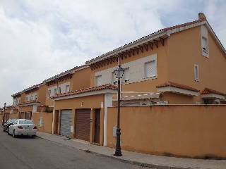 Chalet adosado en C/ Cuesta - Talavera la Nueva