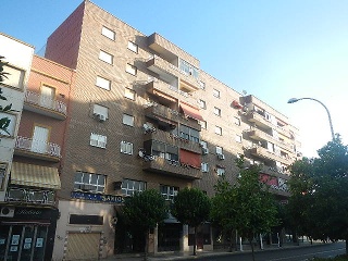 Local en C/ Santa Marina - Badajoz -