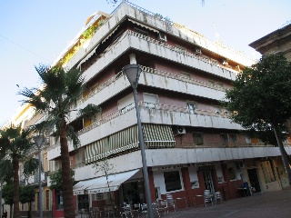 Local en C/ Velarde, Huelva