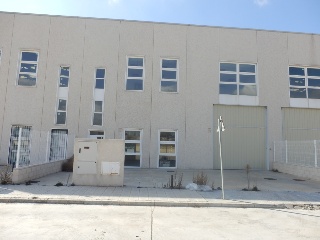 Nave industrial en Av de Albolleque, Chiloeches (Guadalajara)