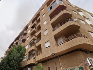 Piso y garaje en C/ Miguel Hernández, Almansa (Albacete)