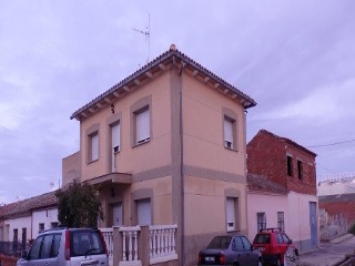 Casa adosada en C/ Diputación