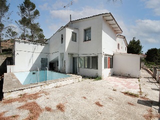 Chalet independiente en C/ De Sant Pau - Sant Esteve Sesrovires - Barcelona