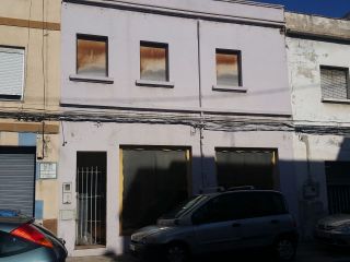 Casa y local en Cr Denia, Oliva (Valencia)