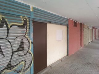 Local comercial situado en Cornellà de Llobregat, Barcelona